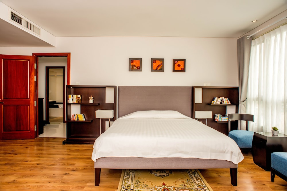 lancaster ho chi minh