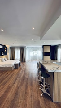 aparthotel first flatotel international