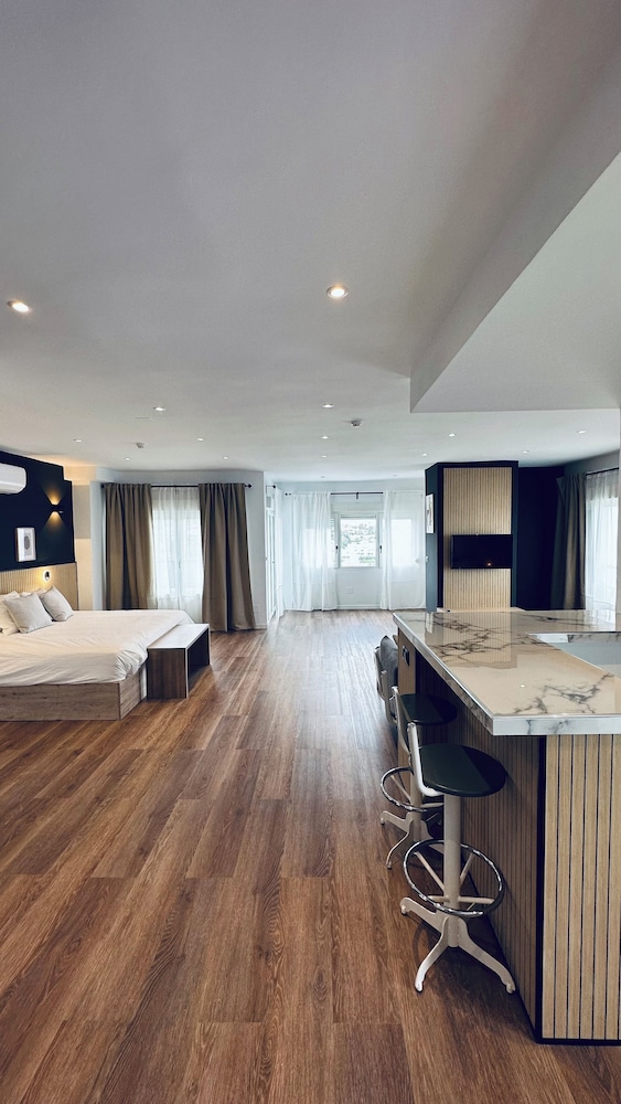 aparthotel first flatotel international