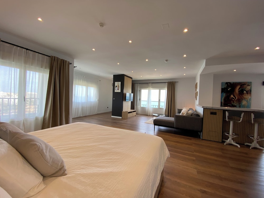 aparthotel first flatotel international