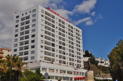 aparthotel first flatotel international