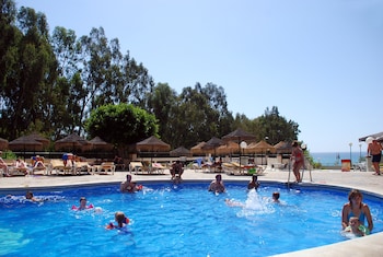 aparthotel first flatotel international