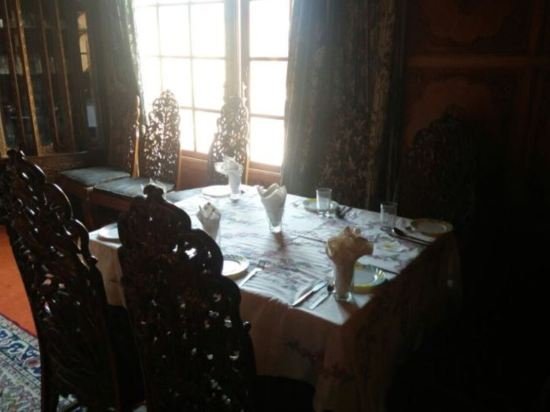 meena group houseboats