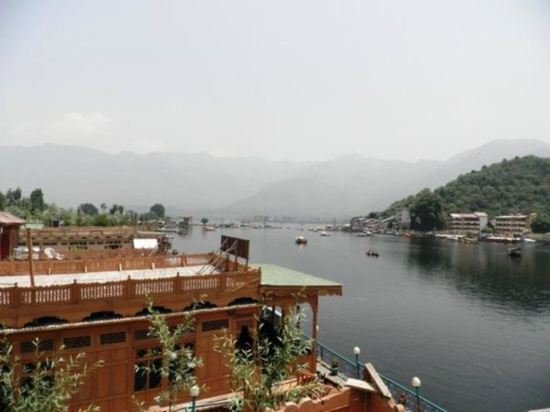 meena group houseboats