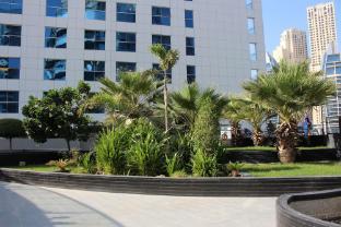 signature hotel apartments and spa