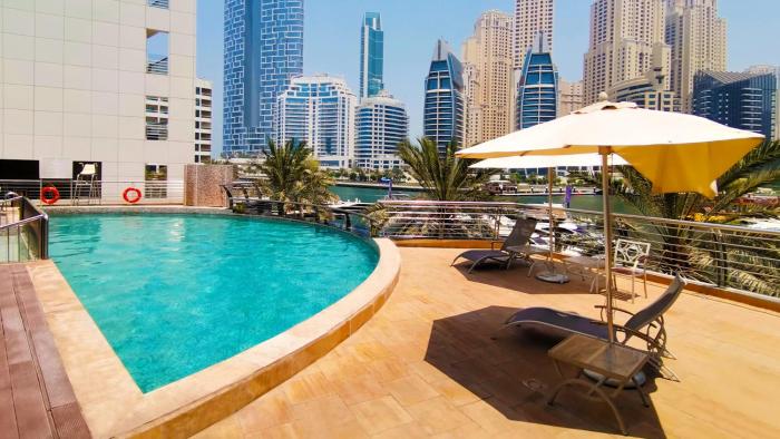 signature hotel apartments and spa