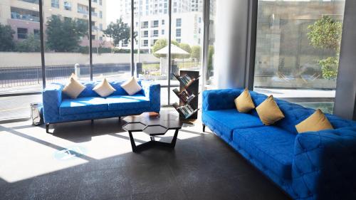 signature hotel apartments and spa