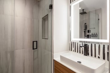 Atwell Suites Miami Brickell, An Ihg Hotel,145 Sw 11Th Street, ,3 star