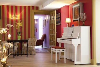 Logis Hotel O En Couleur,9 Rue De Beaugency,3 star