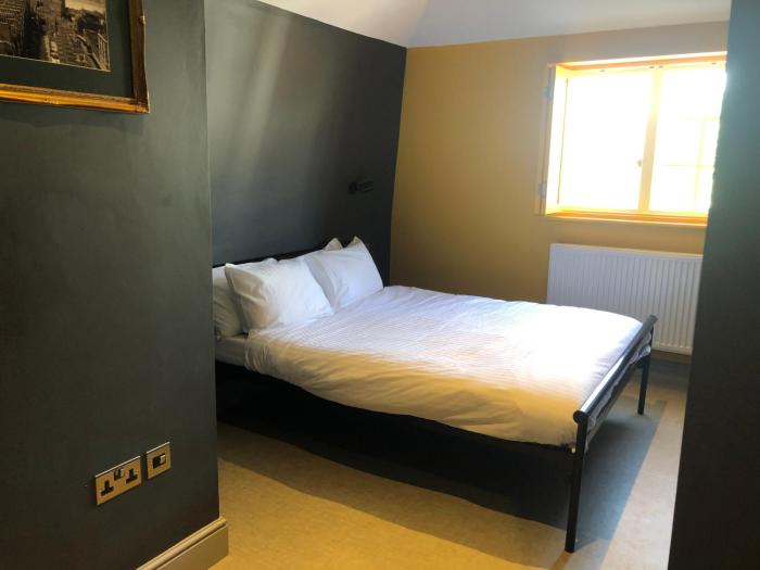 publove the steam engine hostel