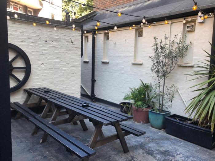 publove the steam engine hostel