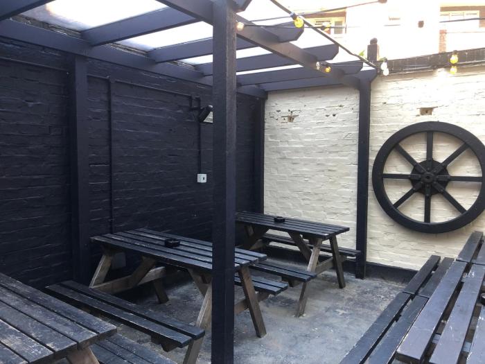 publove the steam engine hostel