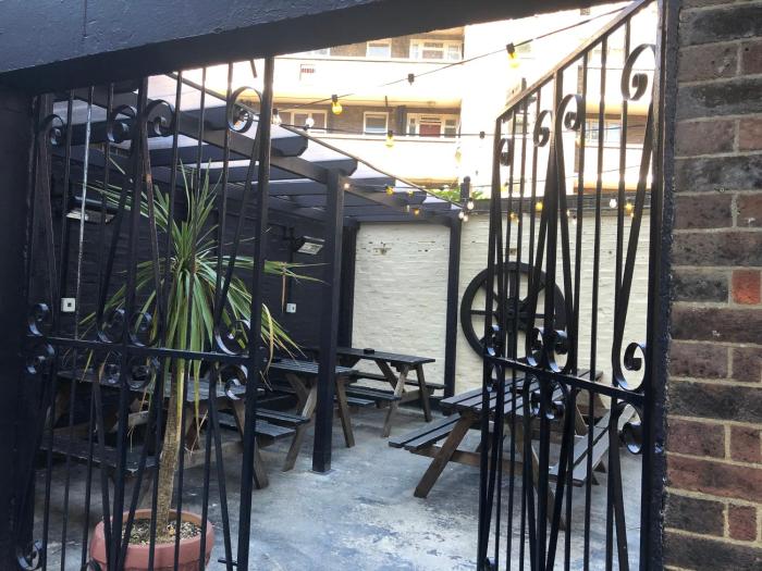 publove the steam engine hostel