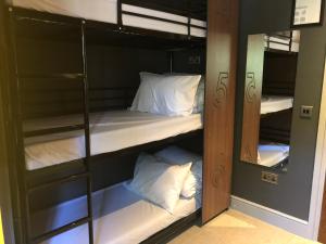 publove the steam engine hostel