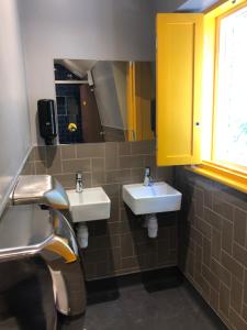 publove the steam engine hostel