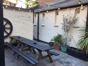 publove the steam engine hostel