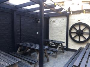 publove the steam engine hostel