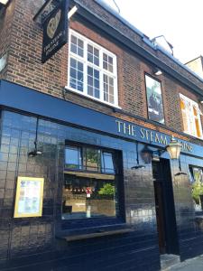 publove the steam engine hostel