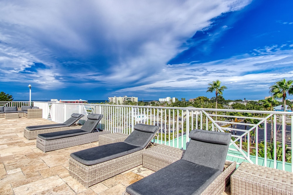 new hotel collection harbourside