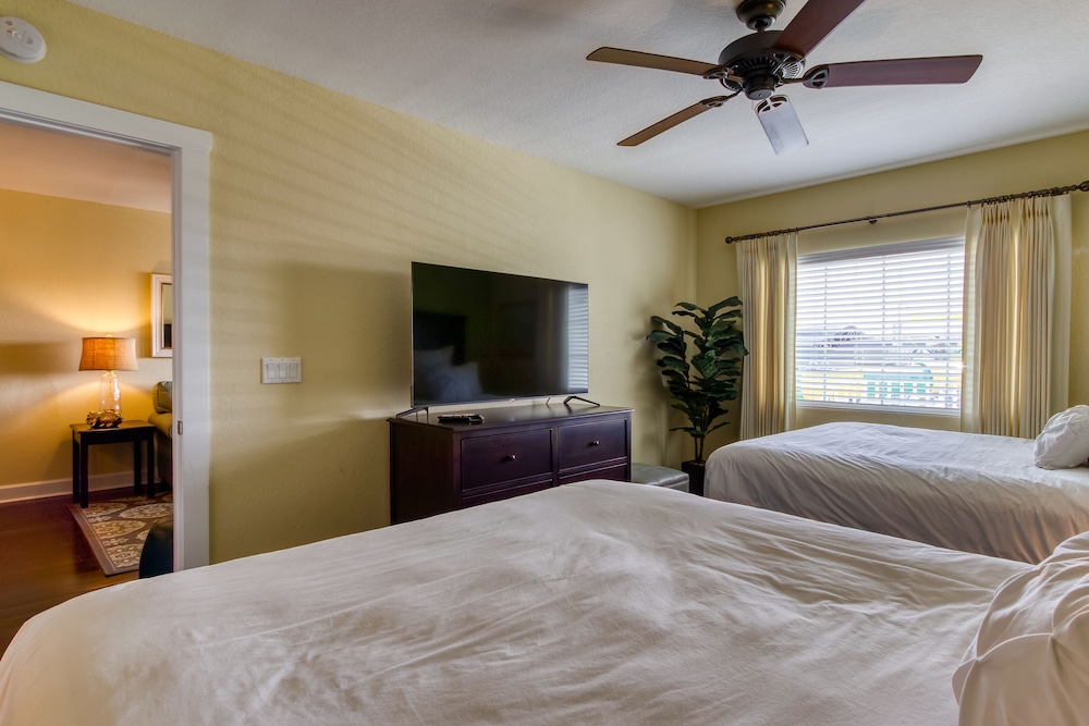 new hotel collection harbourside