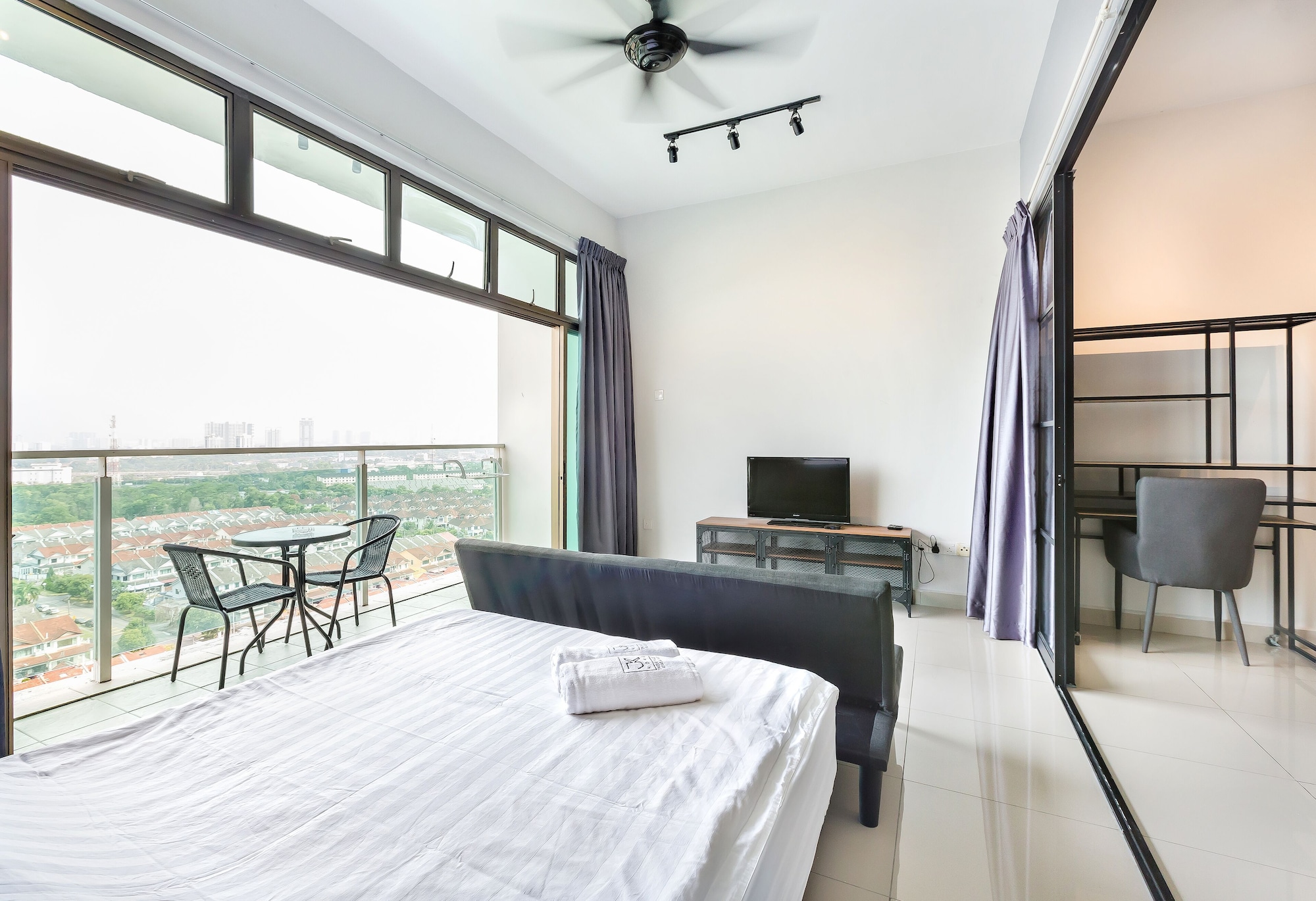 palazio serviced apartment