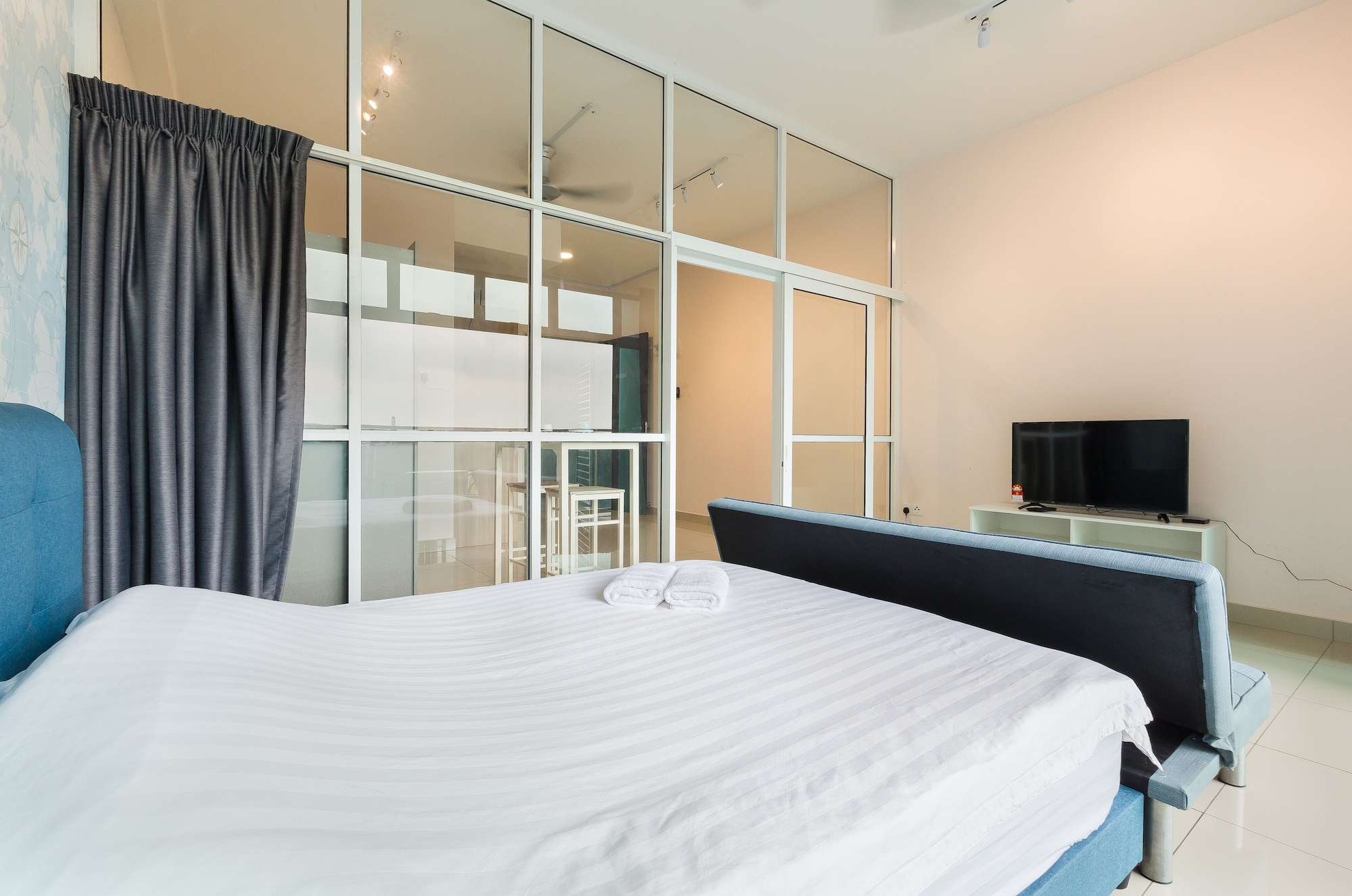 palazio serviced apartment