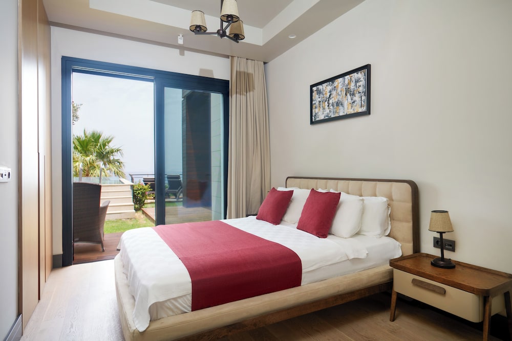 root redrock yalikavak