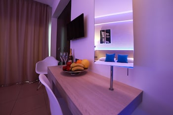 les palmiers beach hotel