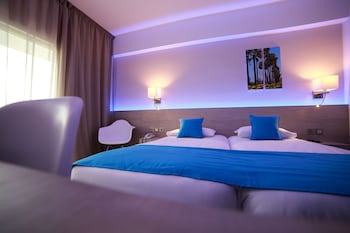 les palmiers beach hotel