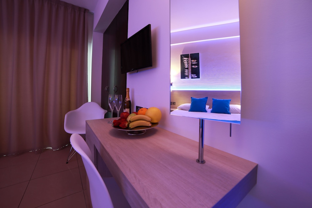 les palmiers beach hotel