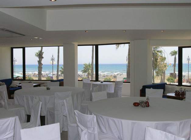 les palmiers beach hotel