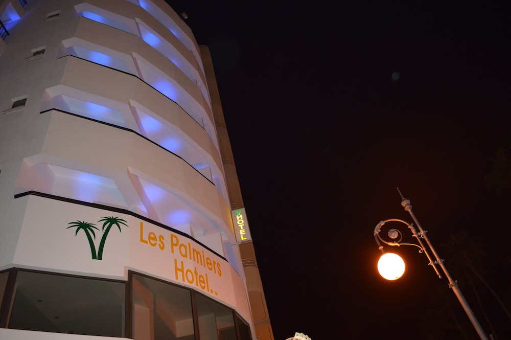 les palmiers beach hotel