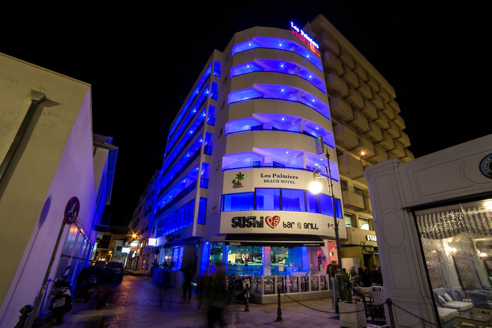 les palmiers beach hotel