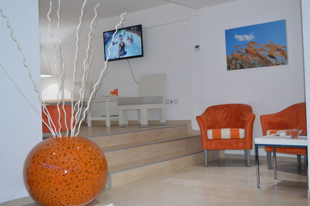 les palmiers beach hotel