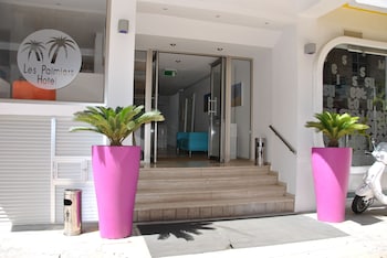 les palmiers beach hotel