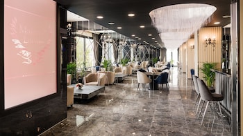 royal palace hotel