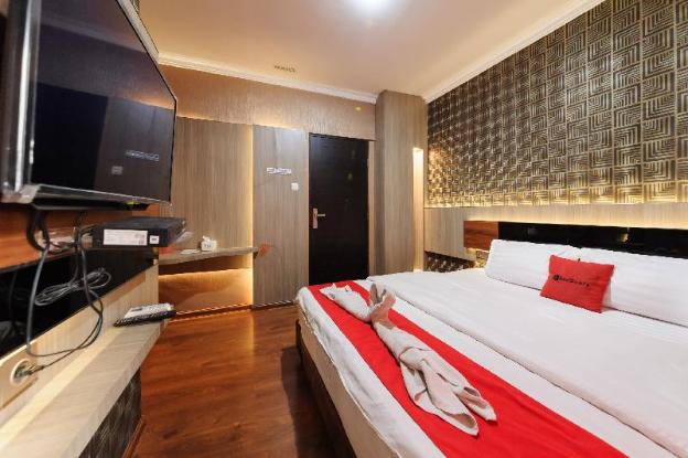 reddoorz plus simpang usu medan