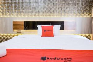 reddoorz plus simpang usu medan