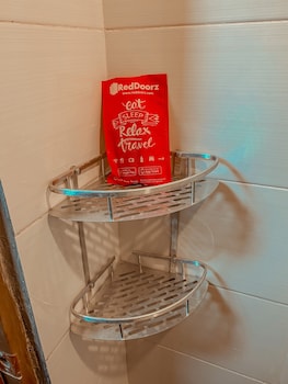 reddoorz hostel near lippo mall kuta