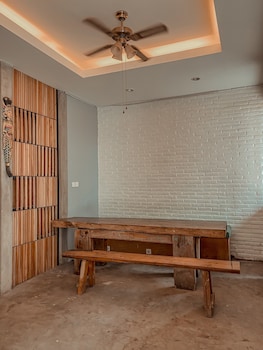 reddoorz hostel near lippo mall kuta