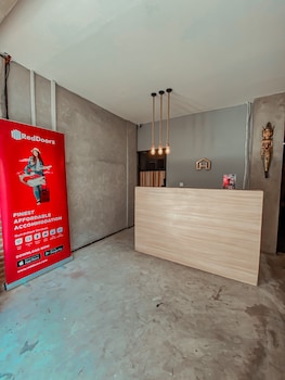 reddoorz hostel near lippo mall kuta