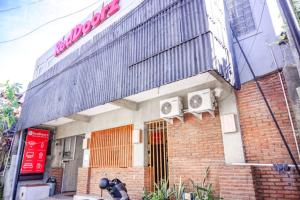 reddoorz hostel near lippo mall kuta