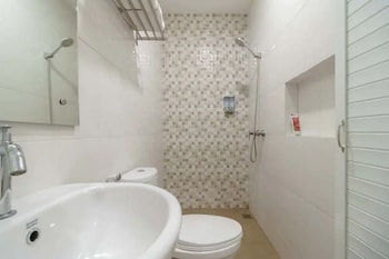 reddoorz plus cemara asri medan