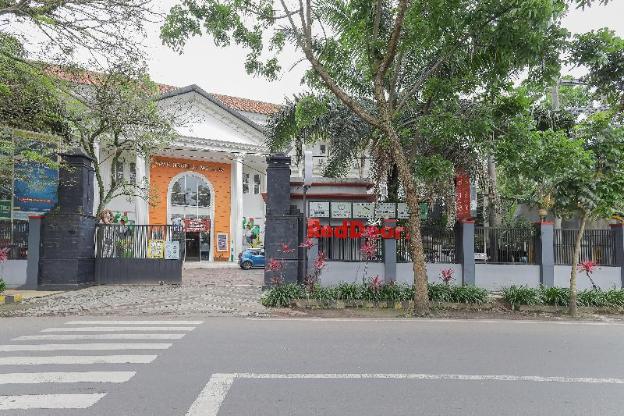 reddoorz syariah klojen malang