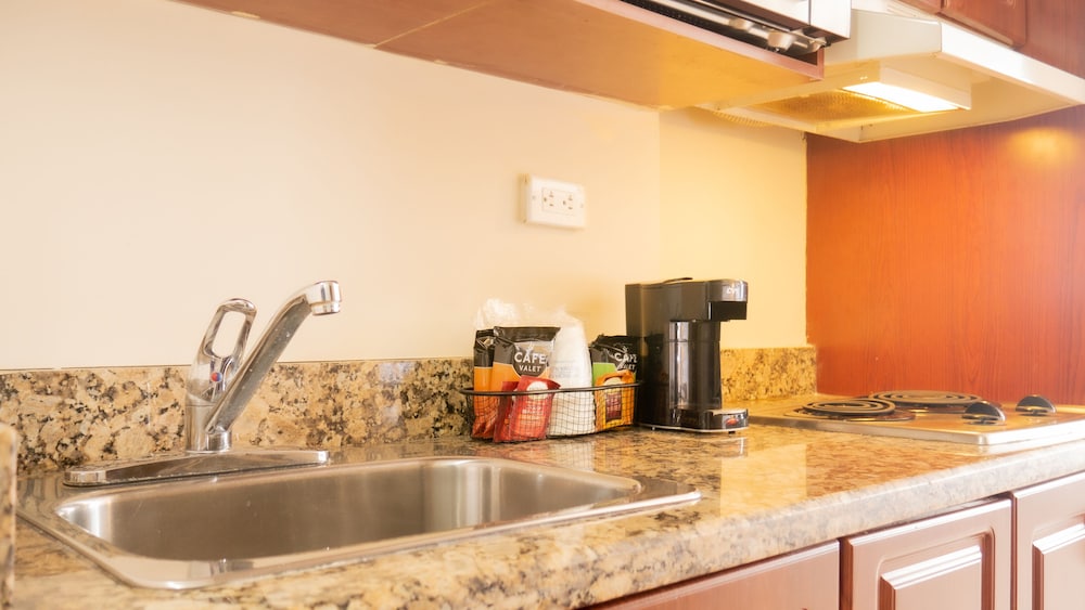 Ramada Plaza By Wyndham Marco Polo Beach Resort,Miami Beach>>Miami,3 star