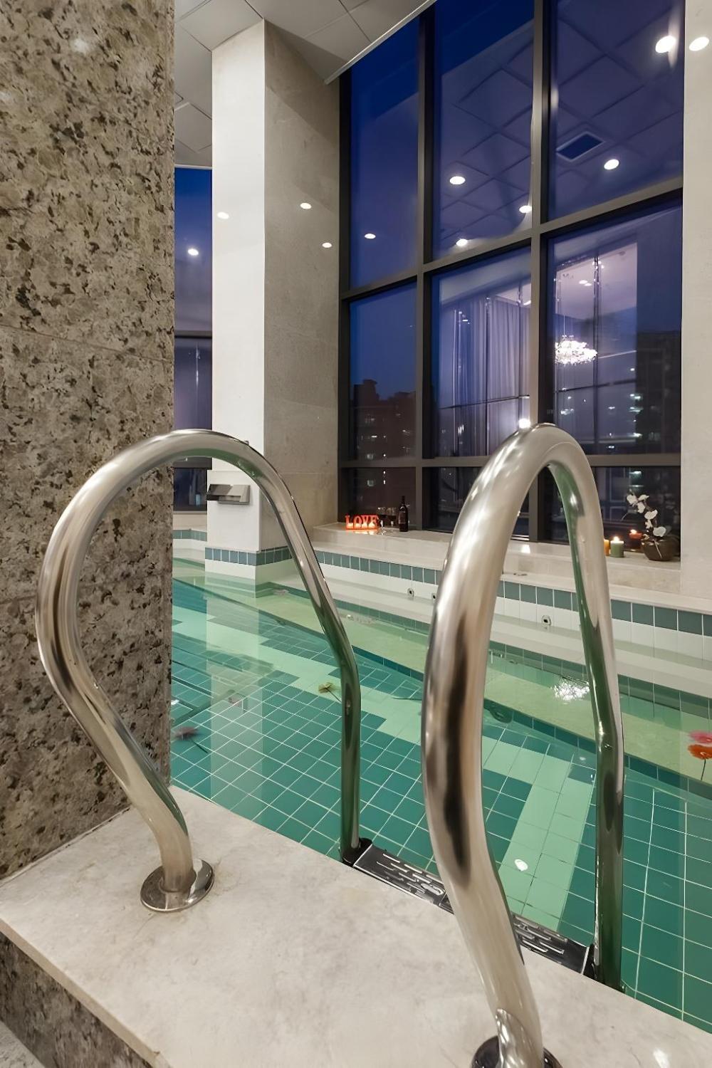 pharos hotel