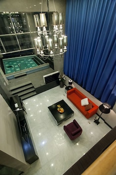 pharos hotel