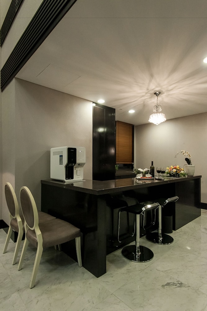 pharos hotel