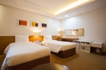 pharos hotel