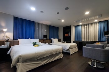 pharos hotel